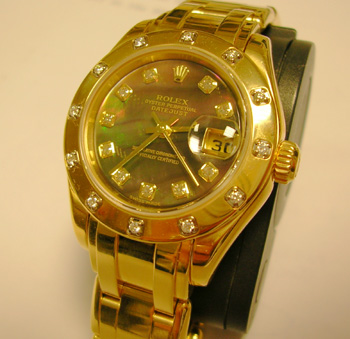 2001 18ct lady's Masterpiece with diamond-dot mother-of-pearl dial and diamond b
