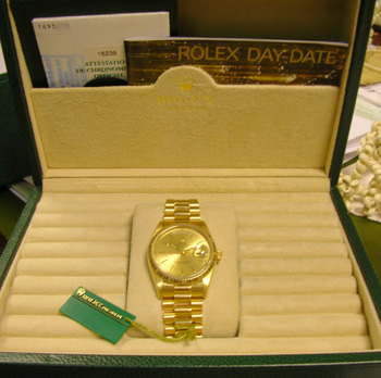 1999 gent's 18ct Day-Date with boxes and papers, President bracelet. <b>NEW equi