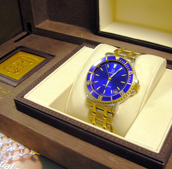 Gent's bicolour <b>Zenith 'Rainbow'</b> automatic divers watch, blue dial. Like 