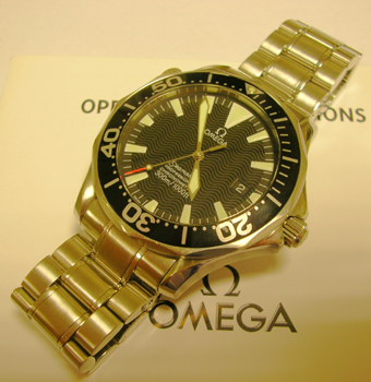 Gent's steel <b>Omega</b> Seamaster automatic bracelet watch, black trim, with m