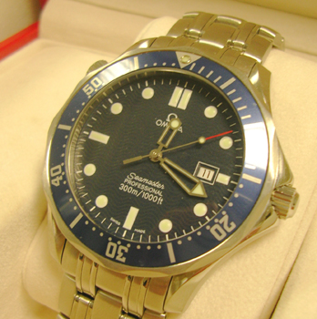 2005 gent's quartz <b>Omega</b> Seamaster, complete with boxes, manual etc. This